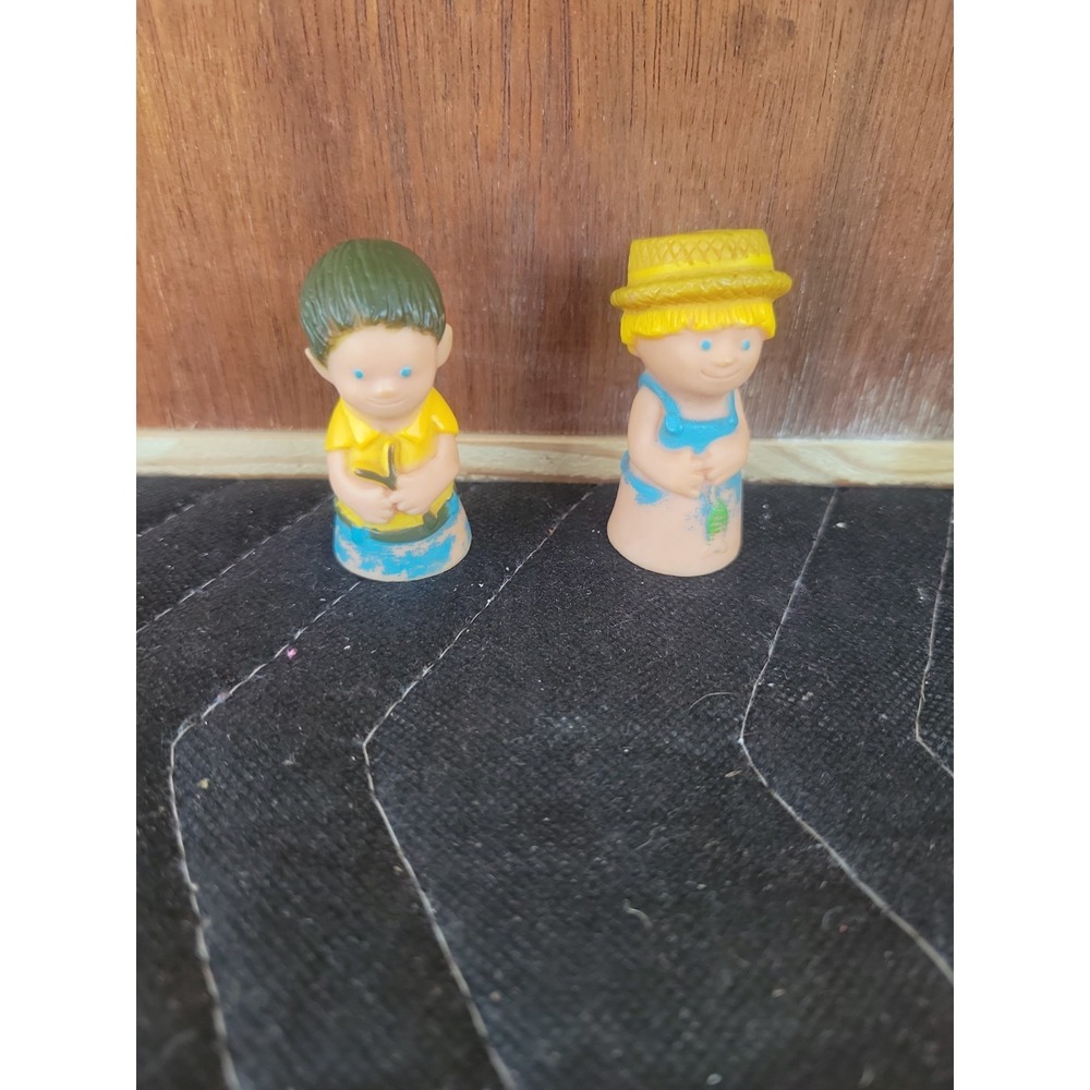 Vintage Evenflo RAFTIES Bath Toy Boy Figure Huck Finn Fishing